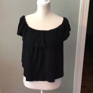 🌺 3 for $15 One ruffle top (125)